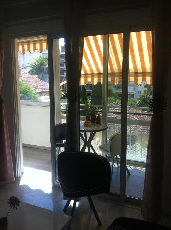 Appartement Les Palmiers Juan-les-Pins Buitenkant foto